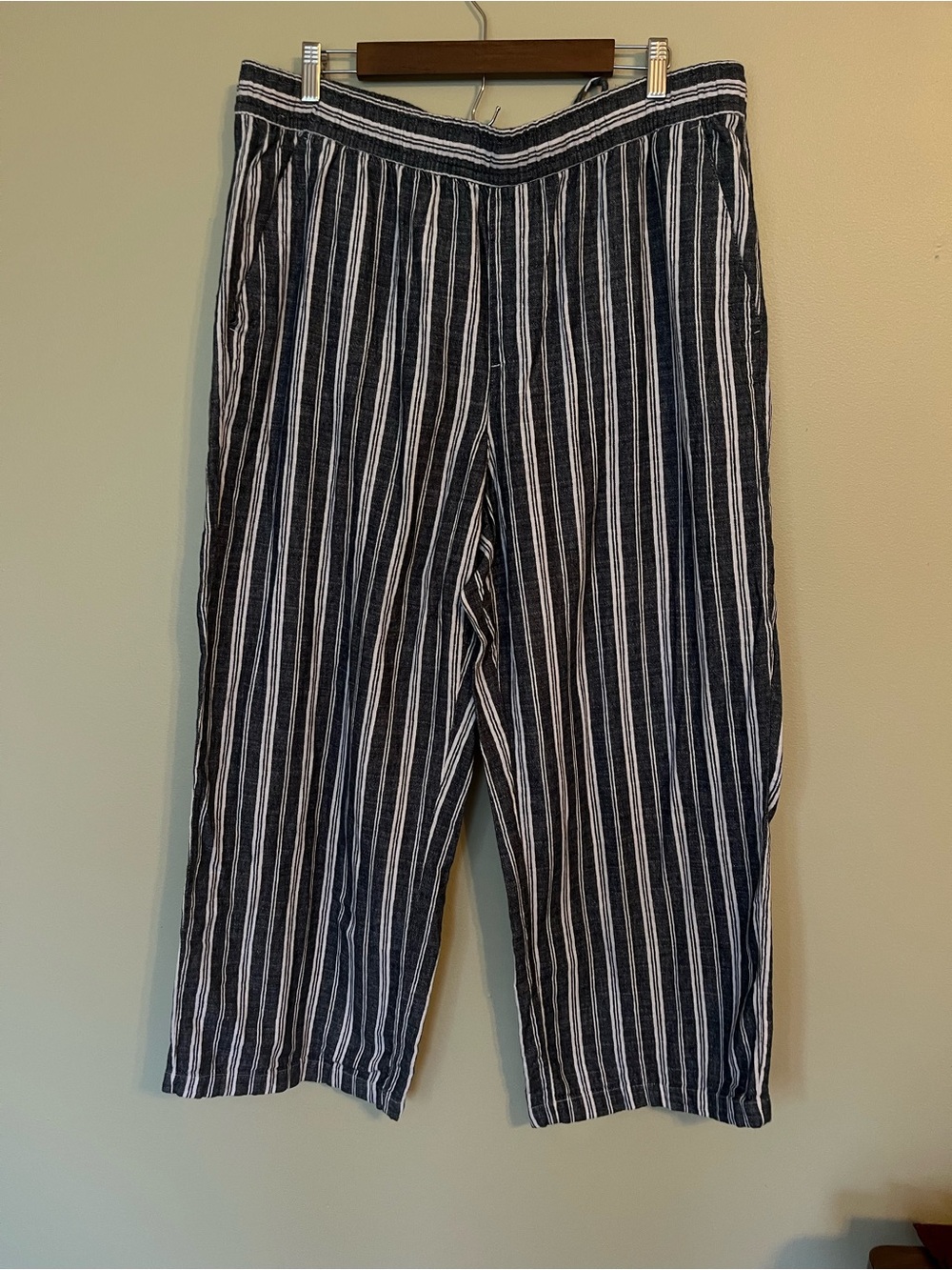 Old Navy Blue White Striped Linen Blend Wide Leg Cropped Pants